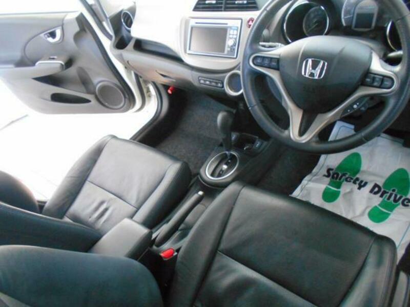 FIT HYBRID