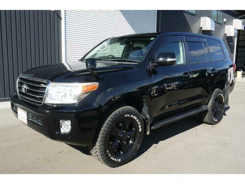 LAND CRUISER