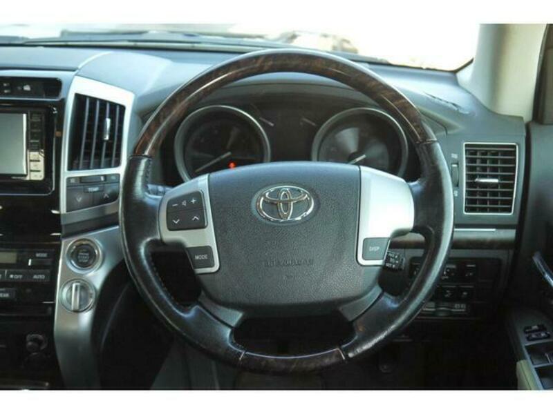 LAND CRUISER