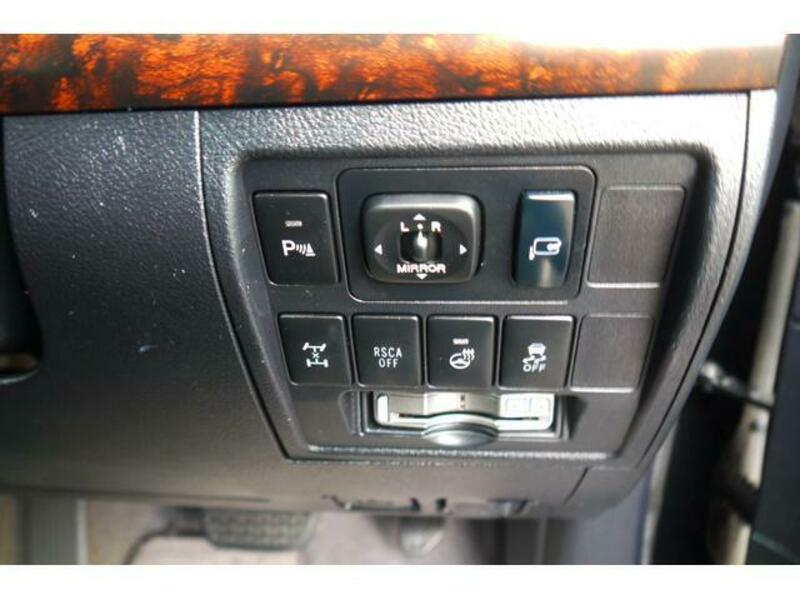 LAND CRUISER