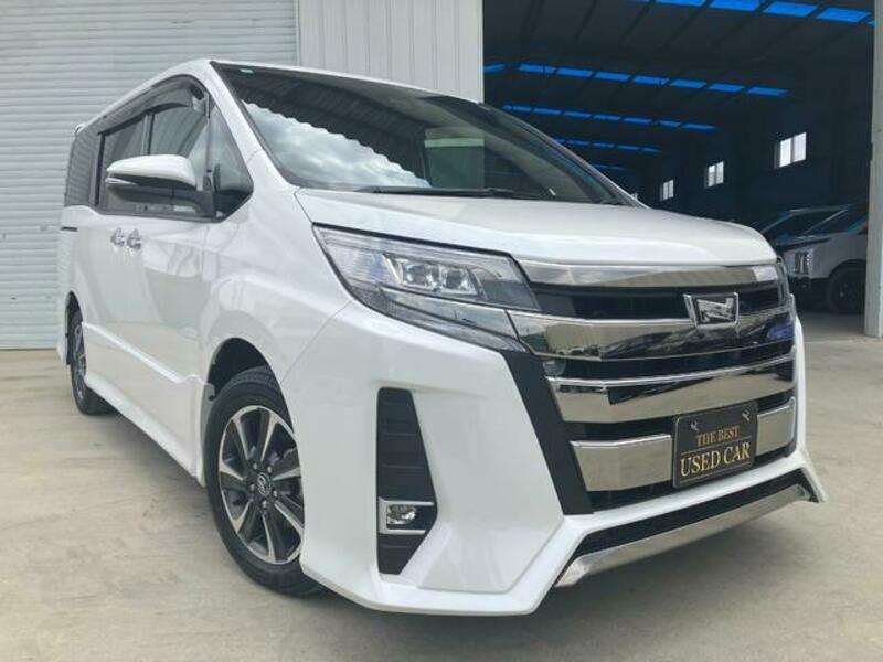 TOYOTA NOAH