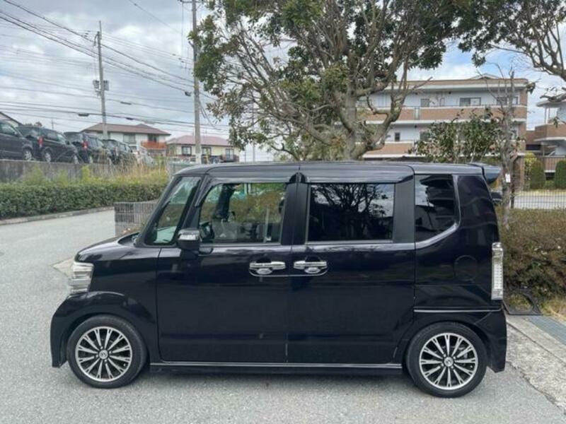 N BOX CUSTOM