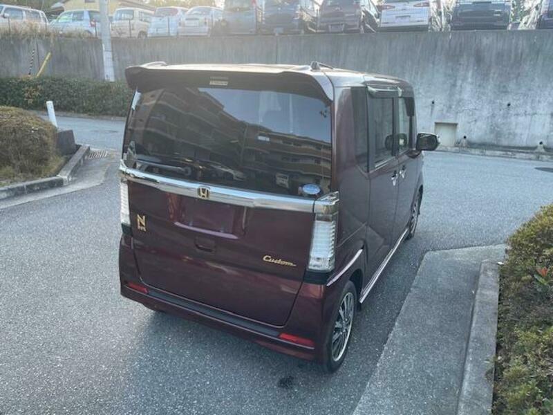 N BOX CUSTOM