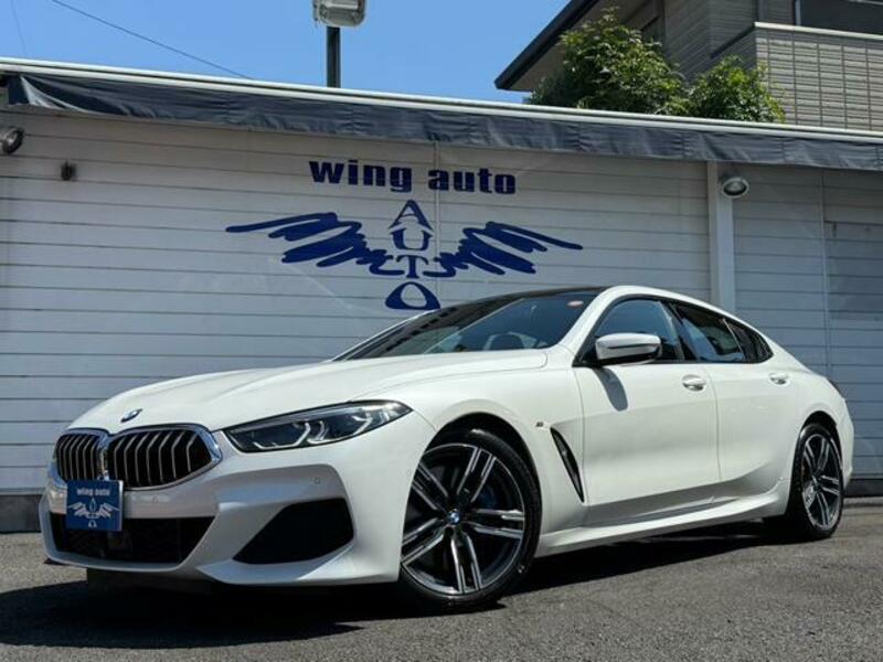 BMW 8 SERIES