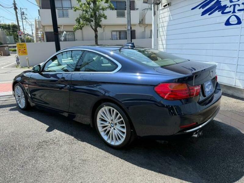 4 SERIES