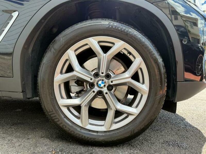 X3