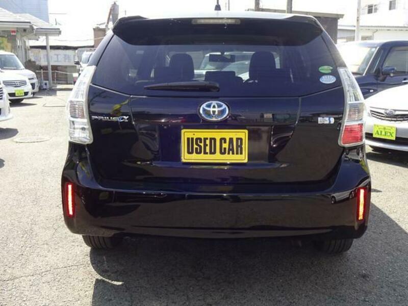 PRIUS ALPHA