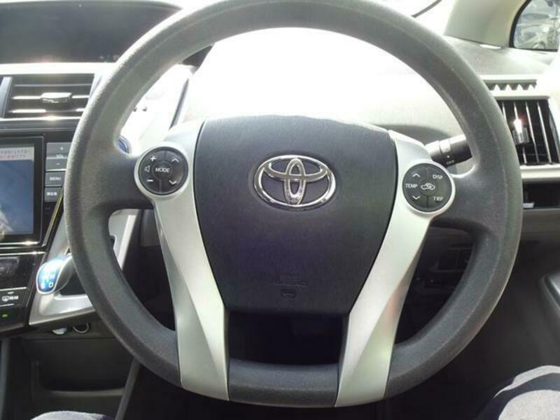 PRIUS ALPHA