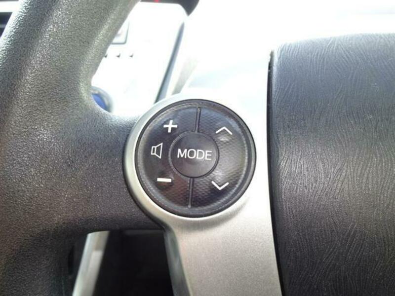 PRIUS ALPHA