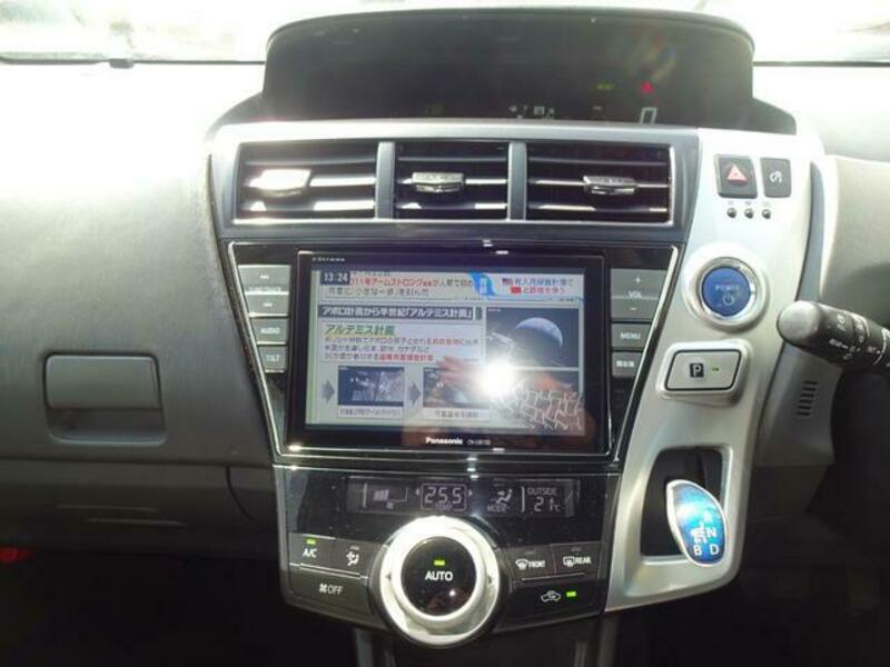 PRIUS ALPHA