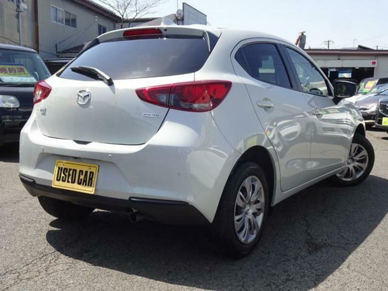 MAZDA2