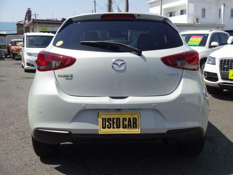 MAZDA2