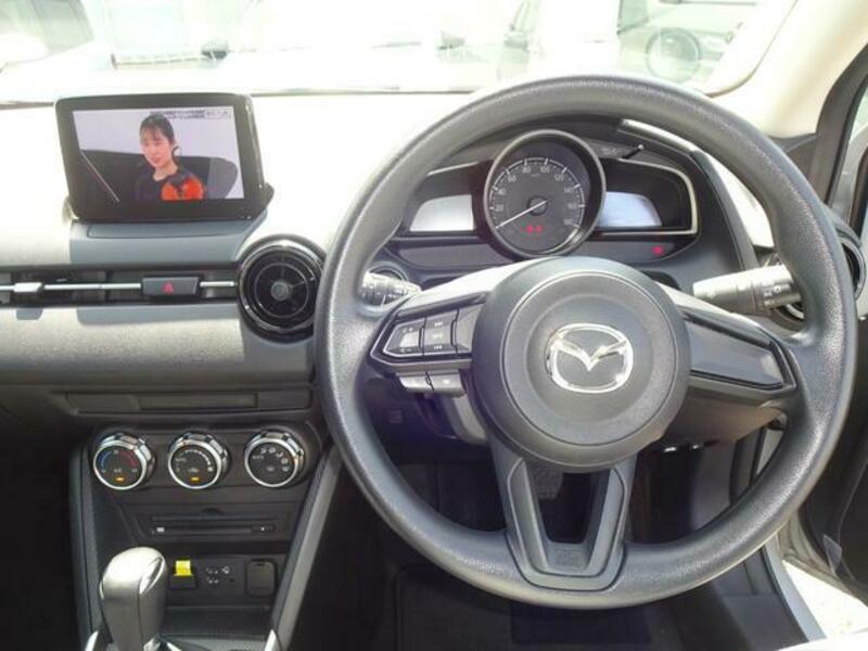 MAZDA2