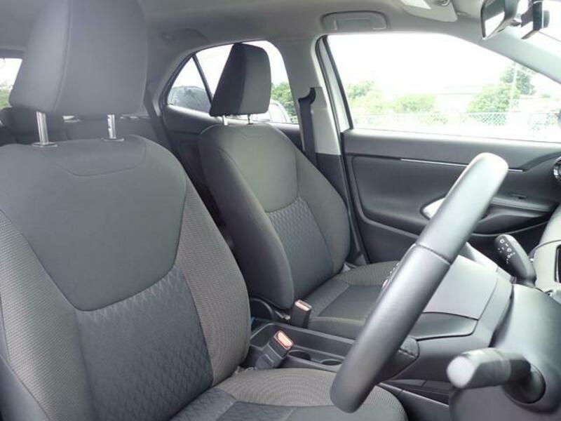 YARIS CROSS