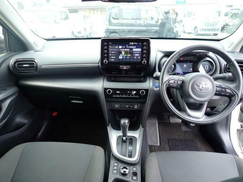 YARIS CROSS