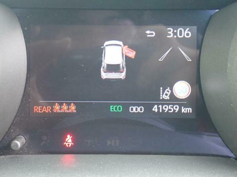 YARIS CROSS