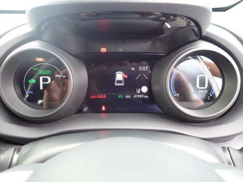 YARIS CROSS