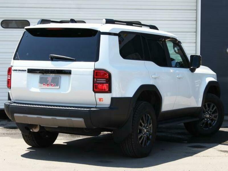 LAND CRUISER 250