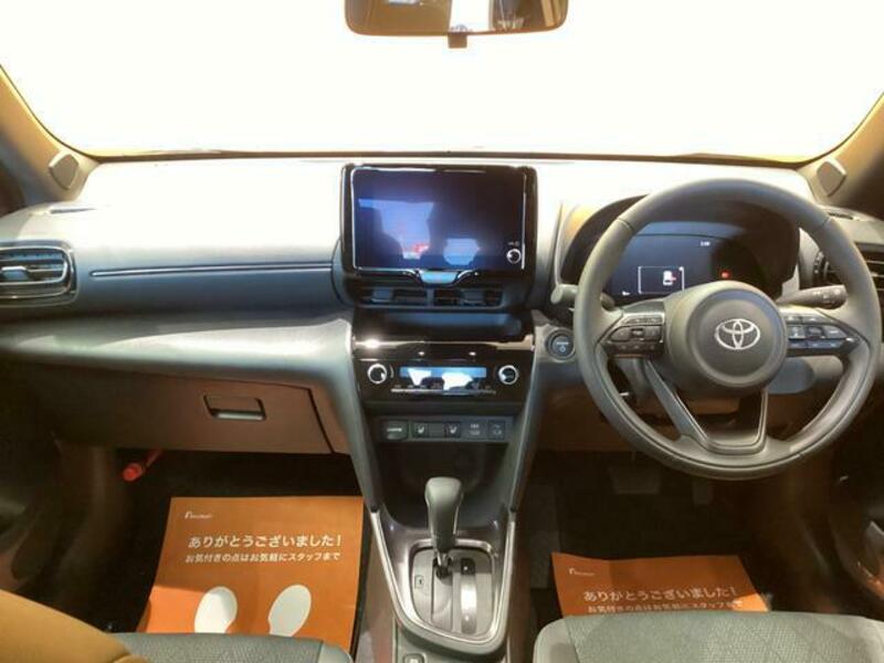 YARIS CROSS