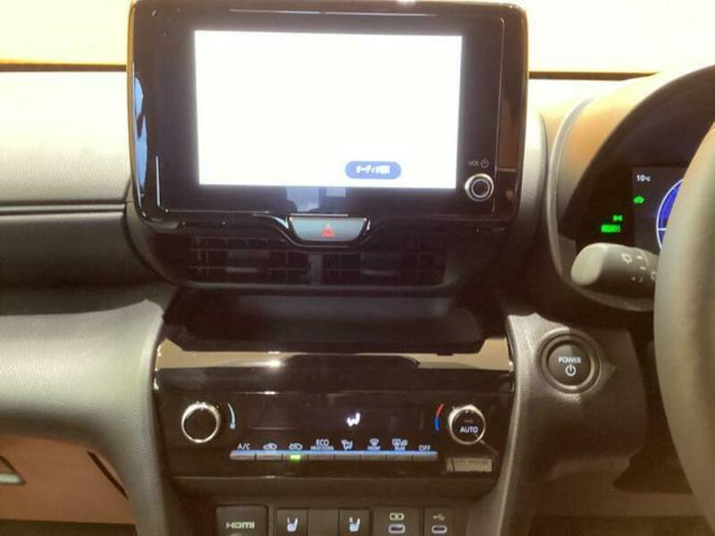 YARIS CROSS