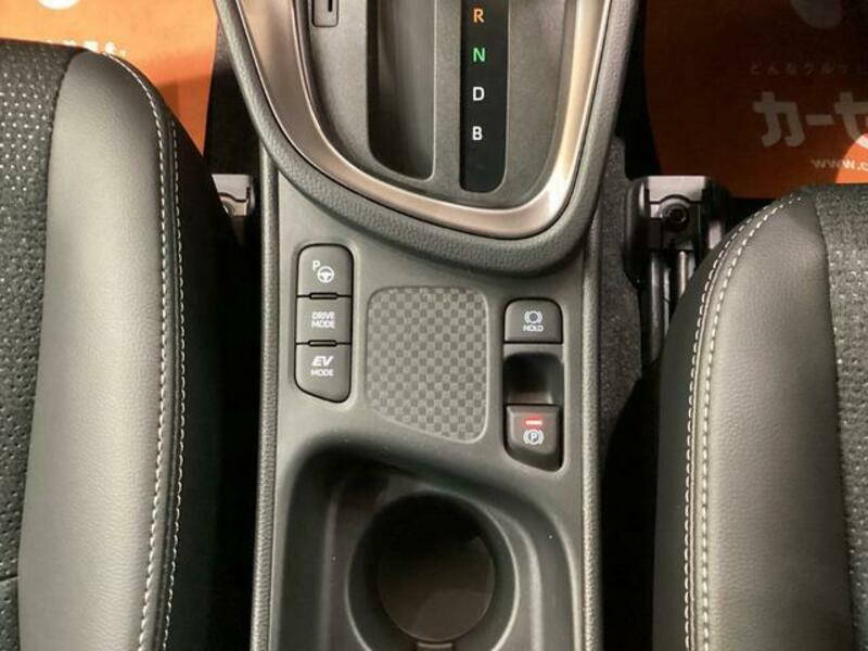 YARIS CROSS