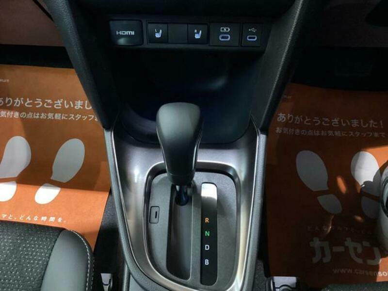 YARIS CROSS