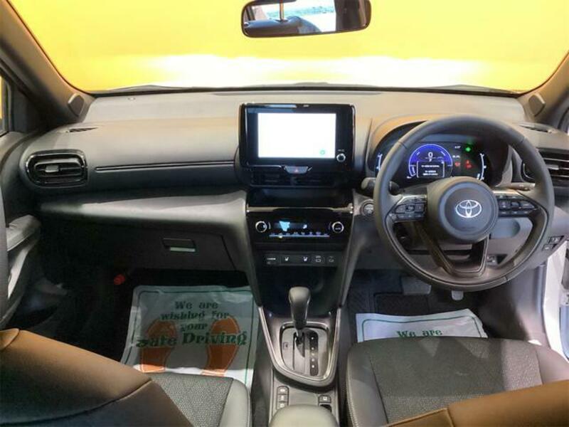 YARIS CROSS
