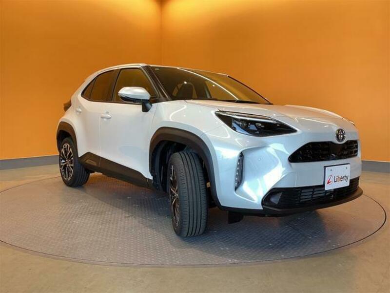 YARIS CROSS