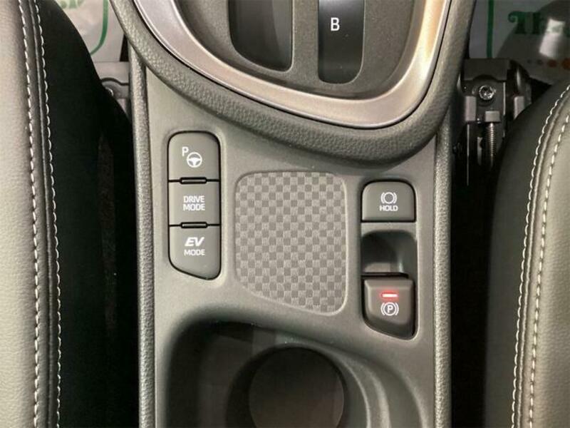 YARIS CROSS