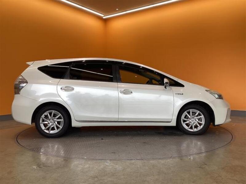 PRIUS ALPHA