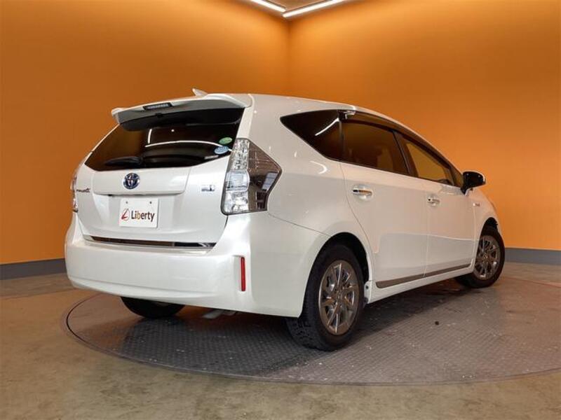 PRIUS ALPHA