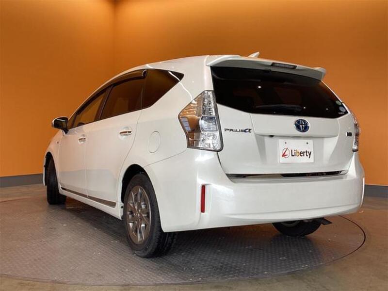 PRIUS ALPHA