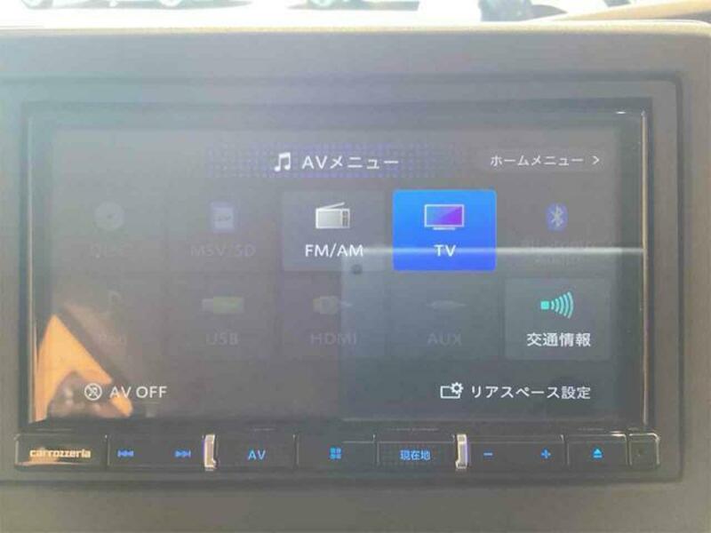 N BOX