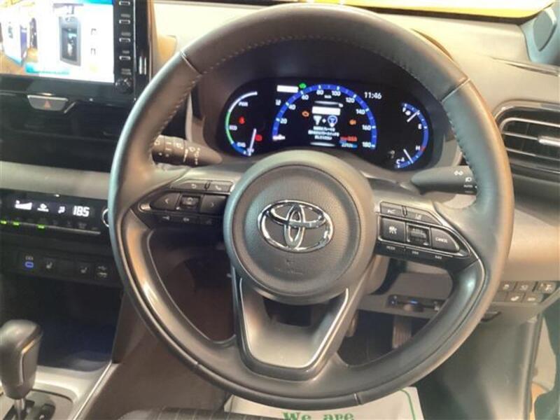 YARIS CROSS