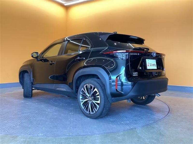 YARIS CROSS