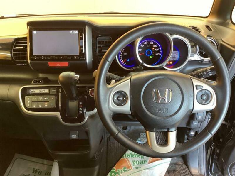 N BOX CUSTOM