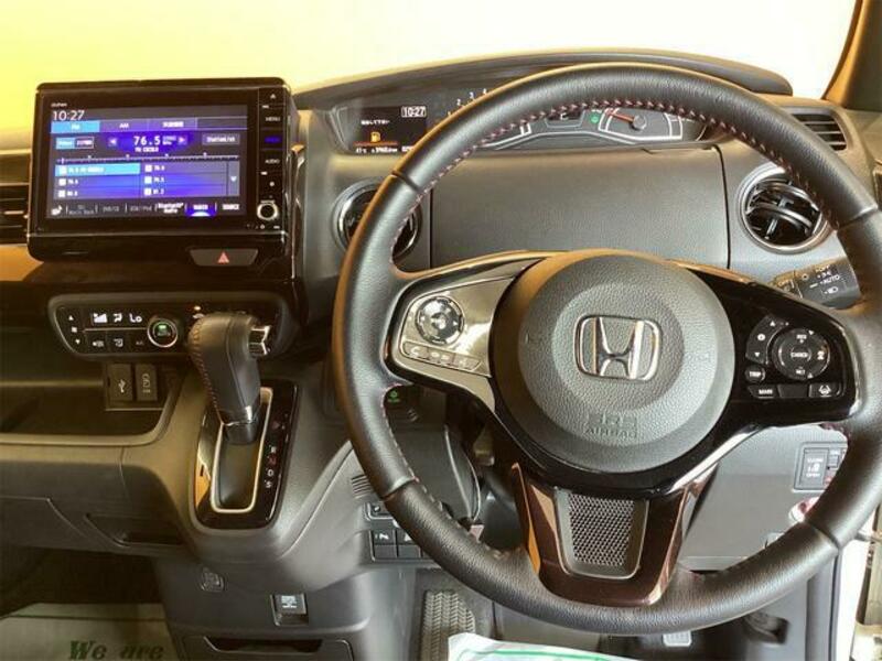 N BOX CUSTOM
