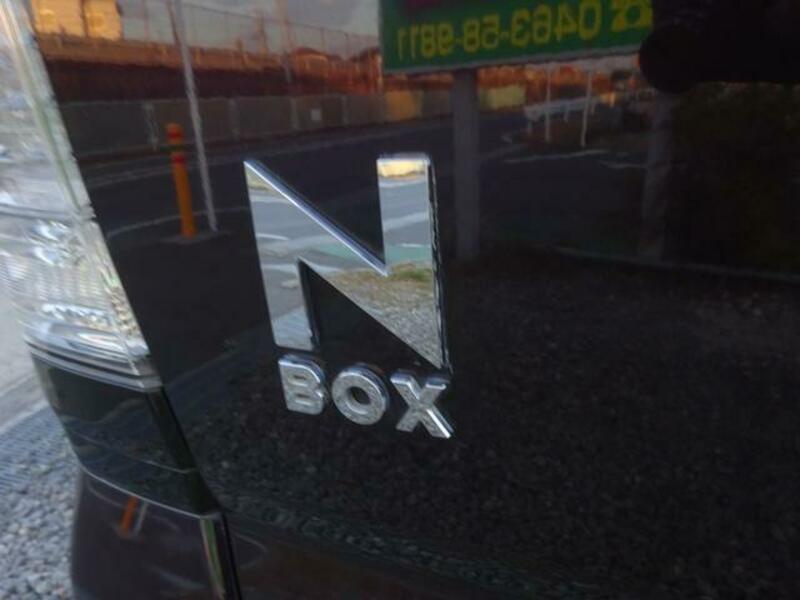 N BOX CUSTOM