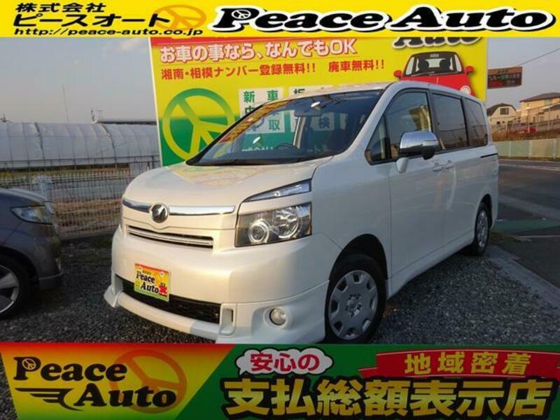 TOYOTA VOXY