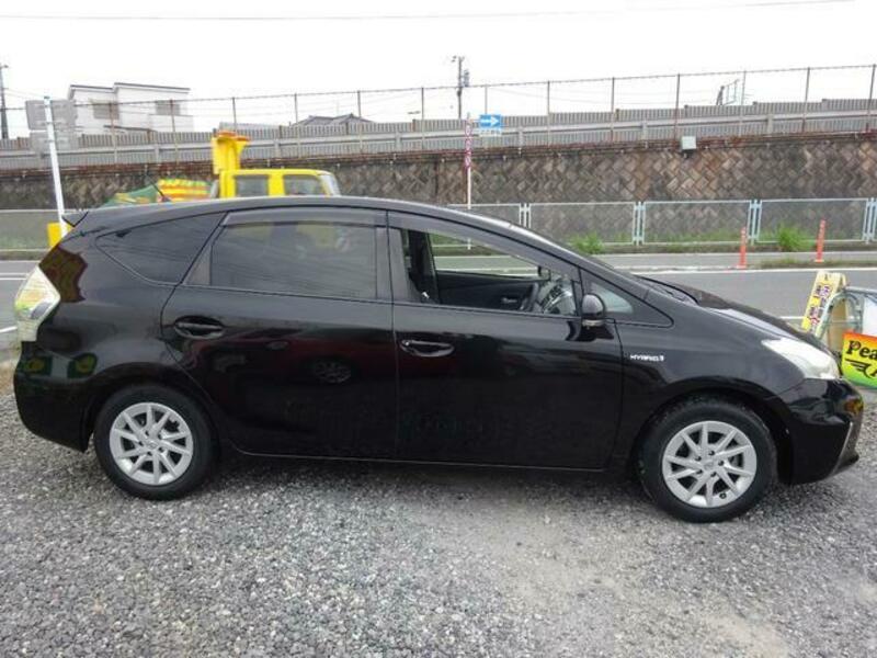 PRIUS ALPHA