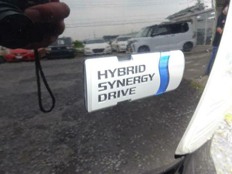 PRIUS ALPHA