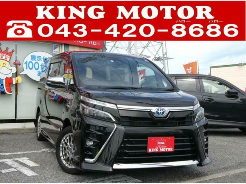 TOYOTA VOXY
