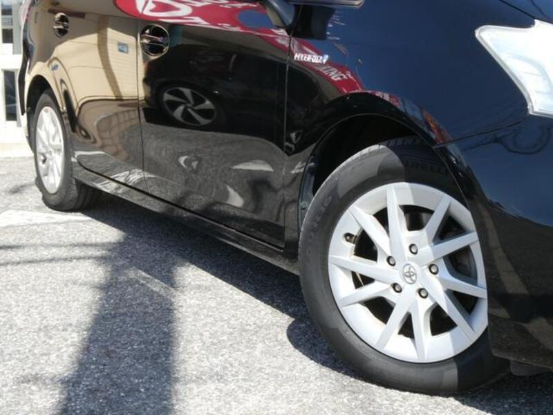PRIUS ALPHA