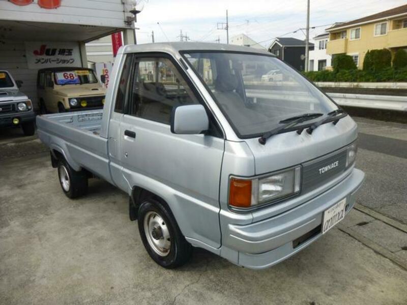 TOWNACE TRUCK