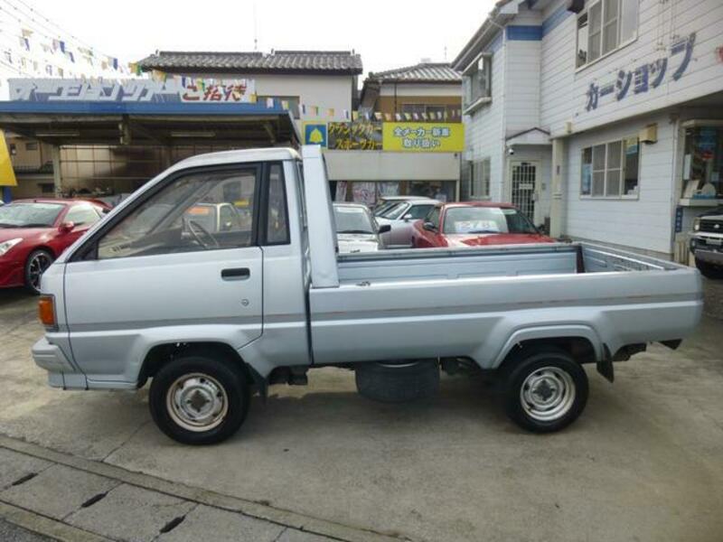 TOWNACE TRUCK