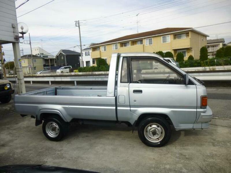 TOWNACE TRUCK