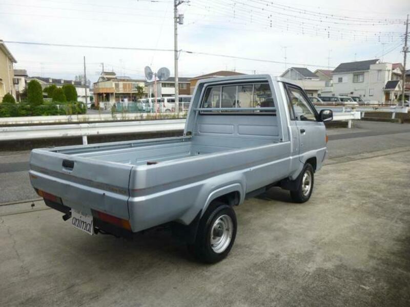 TOWNACE TRUCK