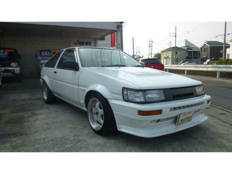 COROLLA LEVIN