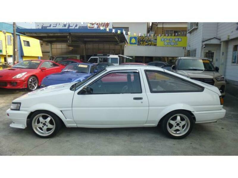 COROLLA LEVIN