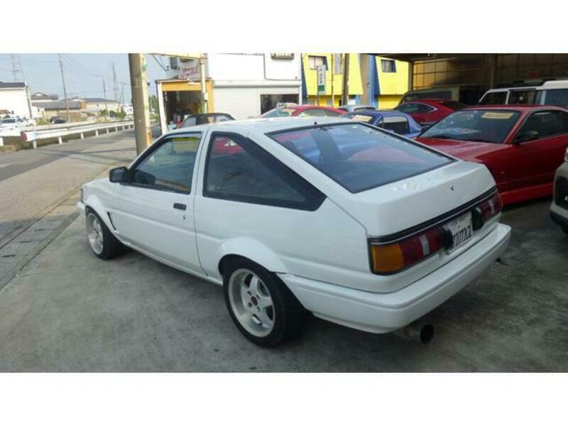 COROLLA LEVIN